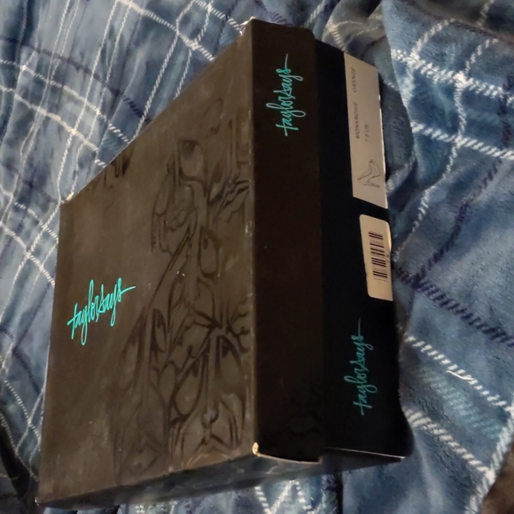 Taylor Says/Taylor Reeves 7.5 Orange Heels - Picture 8 of 8